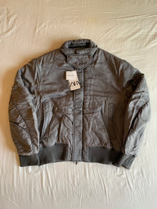 Bomber Zara Nylon Gris y Caqui