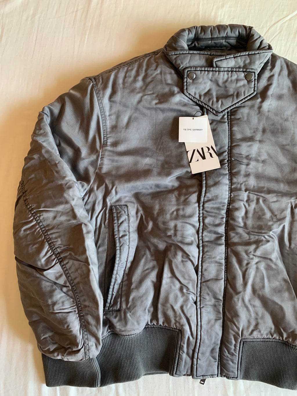 Bomber Zara Nylon Gris y Caqui