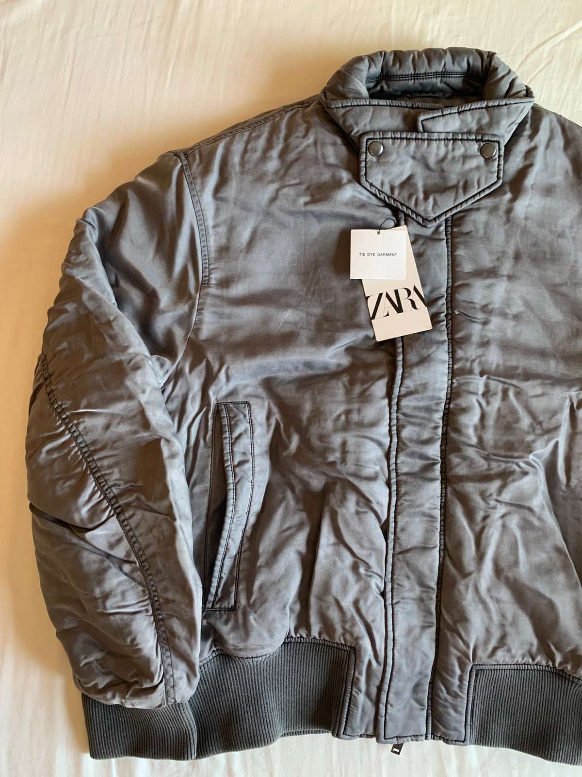 Bomber Zara Nylon Gris y Caqui
