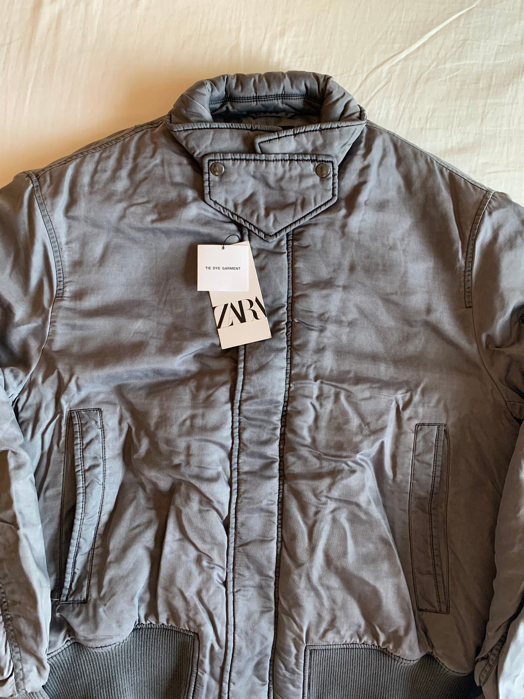 Bomber Zara Nylon Gris y Caqui