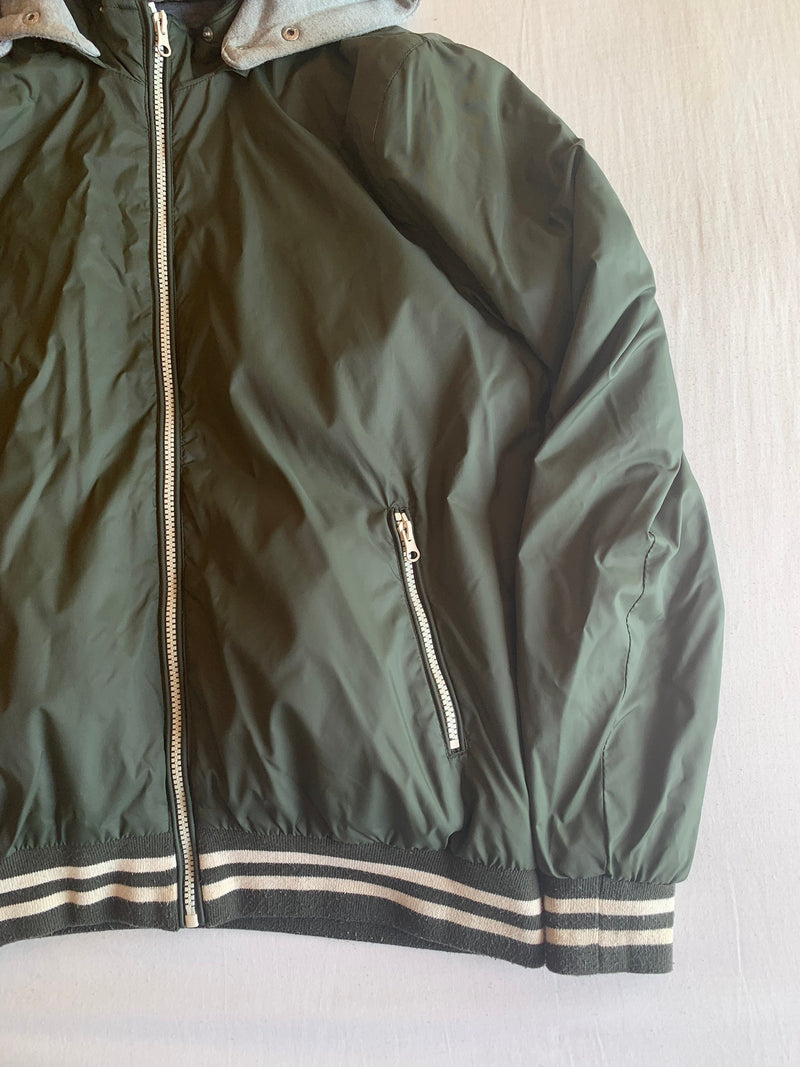 Cortavientos "Verde Militar"