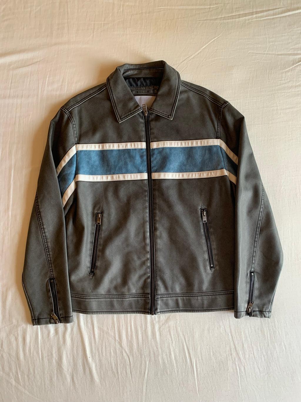 Chaqueta Bershka Polipiel Racing Gris