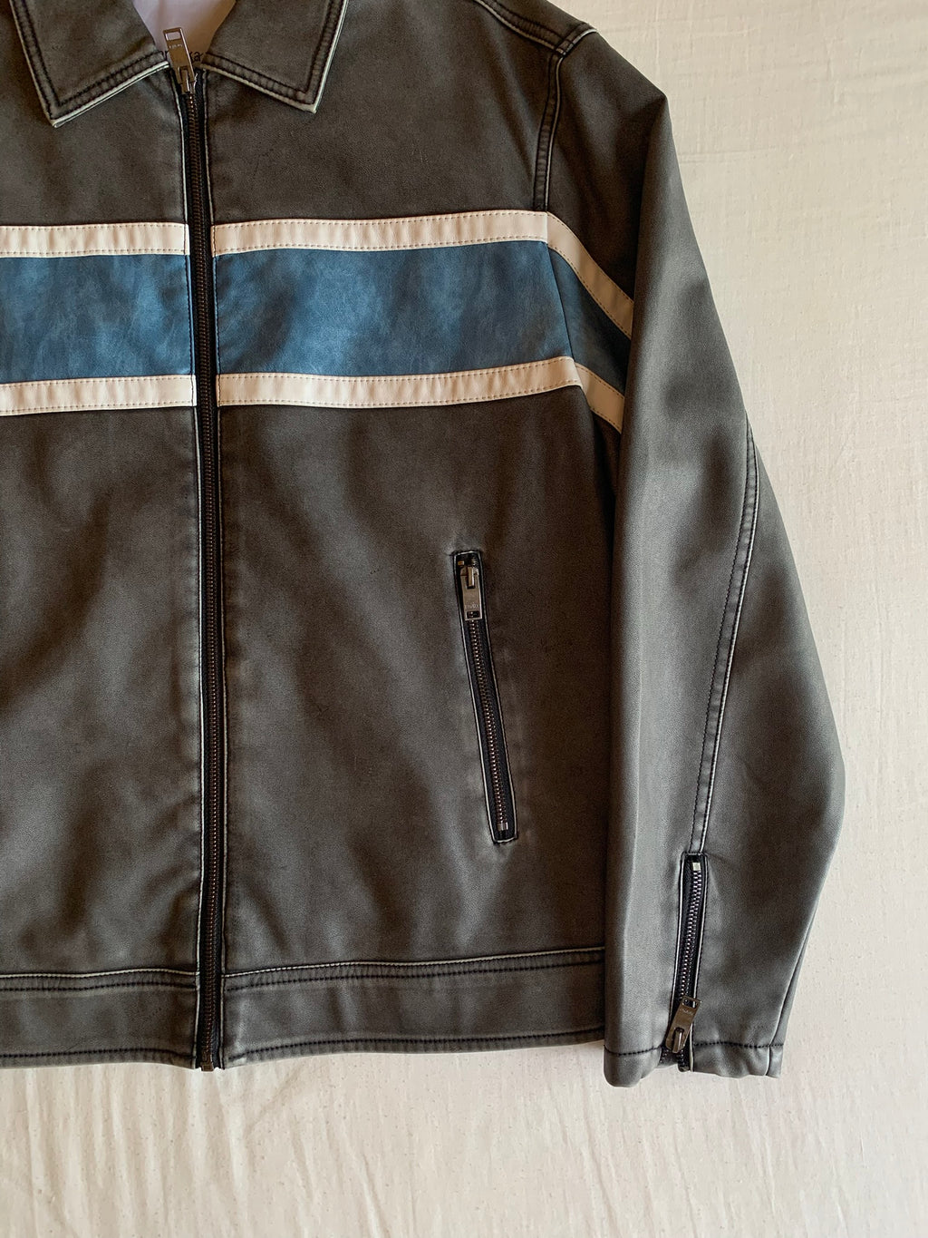 Chaqueta Bershka Polipiel Racing Gris