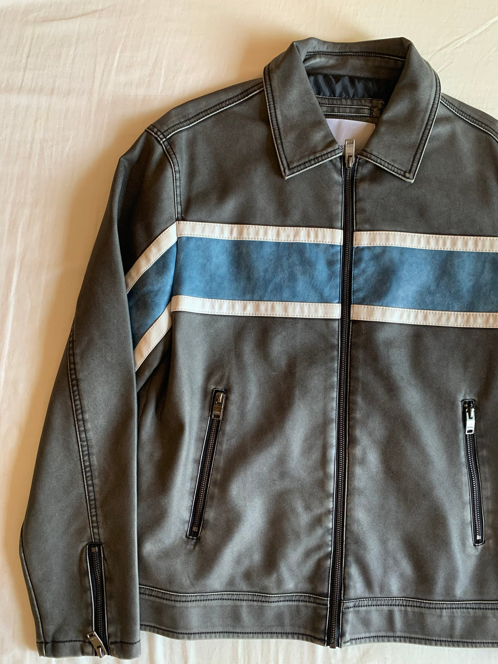 Chaqueta Bershka Polipiel Racing Gris