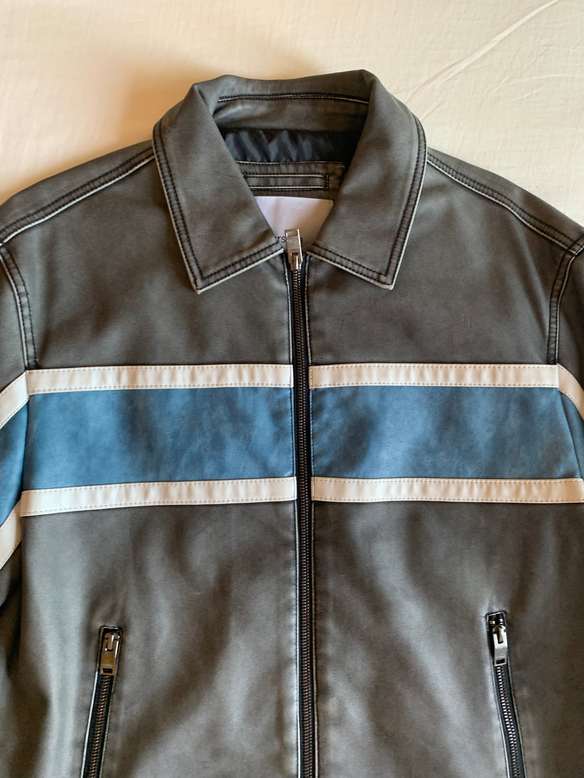 Chaqueta Bershka Polipiel Racing Gris
