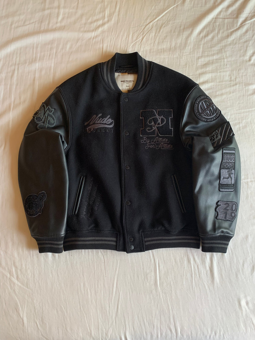 Chaqueta Varsity Nude Project Negra Piel