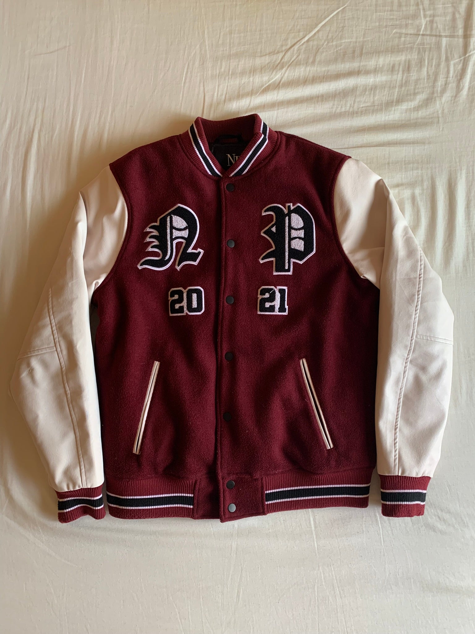 Chaqueta Varsity Nude Project Burdeos Ángeles