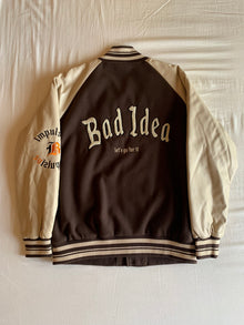 Chaqueta Varsity Bershka Bad Idea Marrón