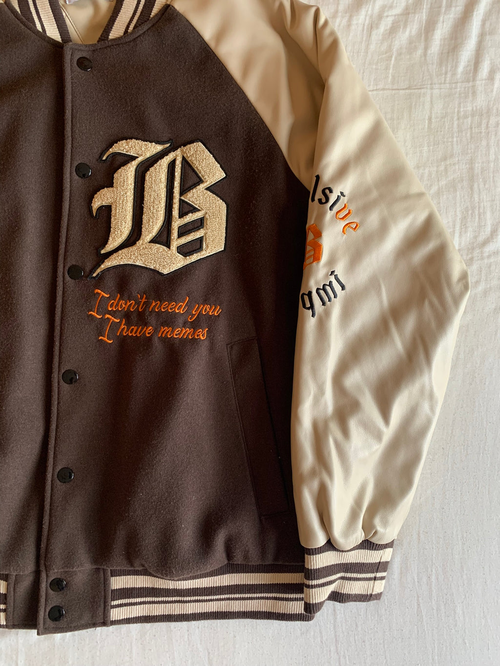 Chaqueta Varsity Bershka Bad Idea Marrón