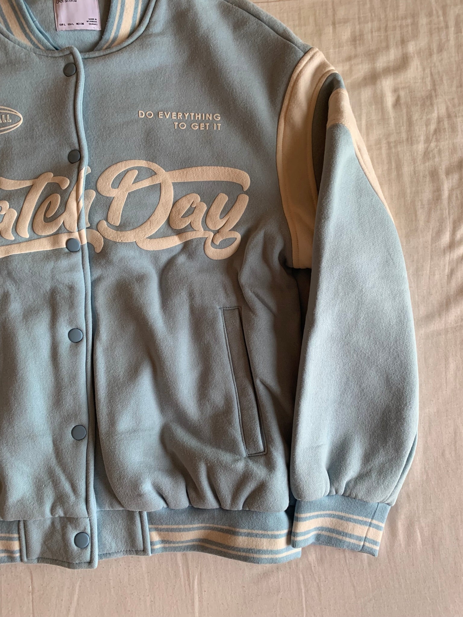 Chaqueta Varsity Bershka Match Day Azul Claro
