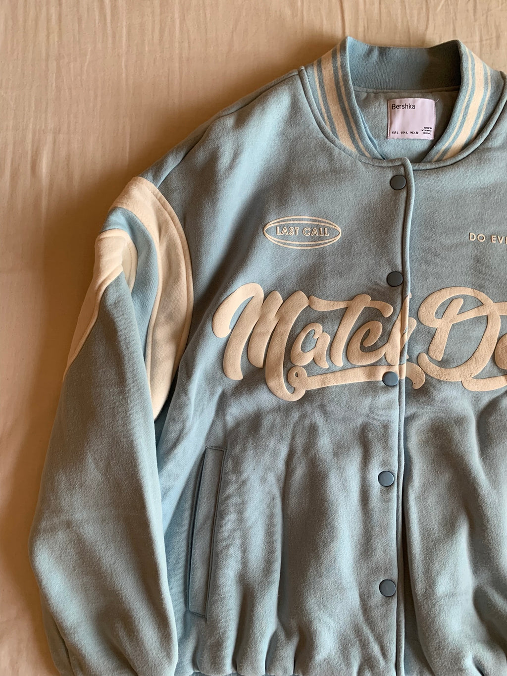 Chaqueta Varsity Bershka Match Day Azul Claro