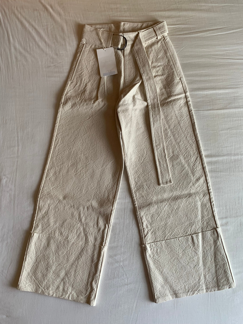 Pantalón Cargo Crudo con Cinturón