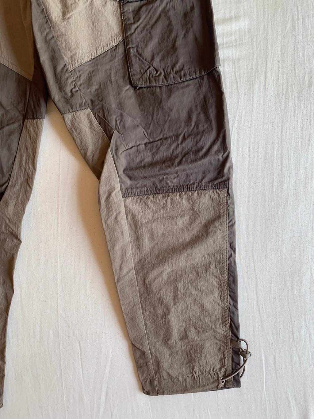 Pantalón Cargo Jordan Colorblock Gris y Taupe
