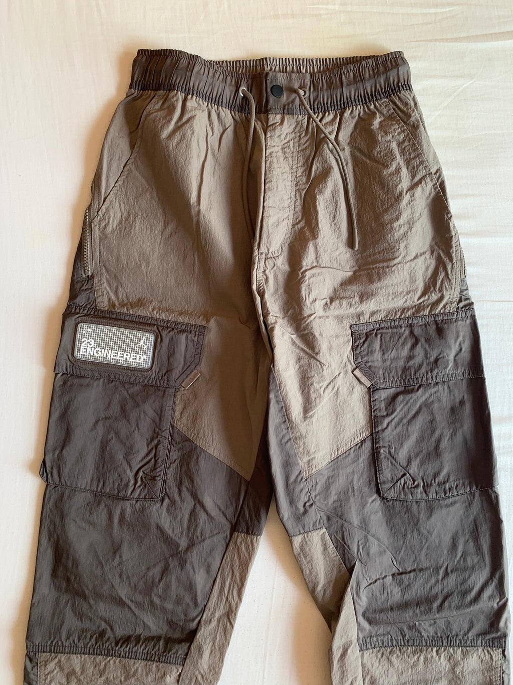 Pantalón Cargo Jordan Colorblock Gris y Taupe