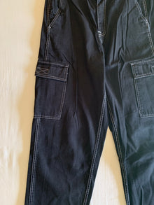Pantalón Cargo Bershka Negro Pespunte Contraste