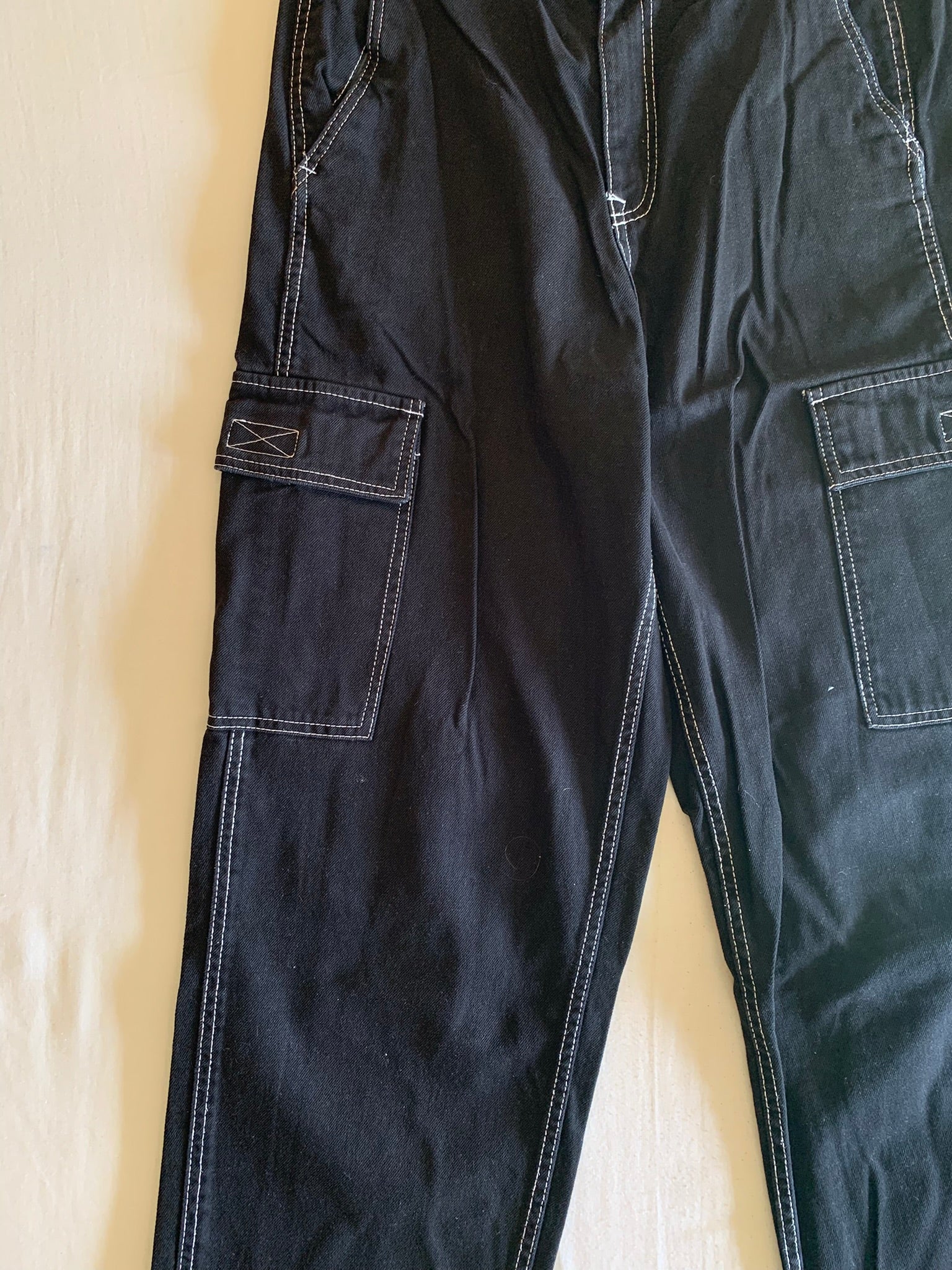 Pantalón Cargo Bershka Negro Pespunte Contraste