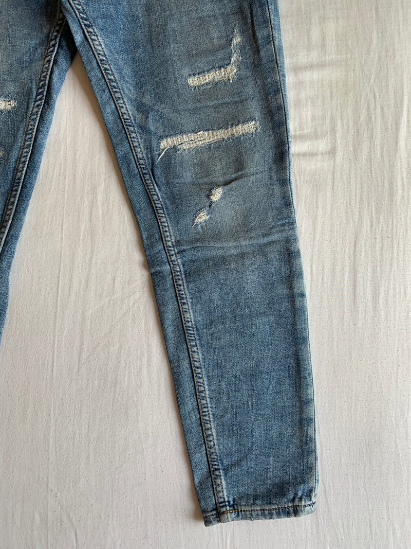 Vaquero Carrot Fit Roto "Azul"