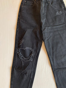 Vaquero Bershka Negro Roto Rodillas