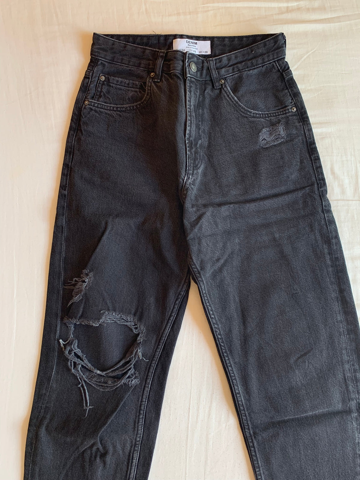 Vaquero Bershka Negro Roto Rodillas