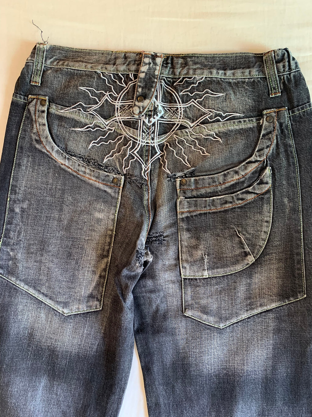 Vaquero El Perro Verde Baggy Gris Bordado