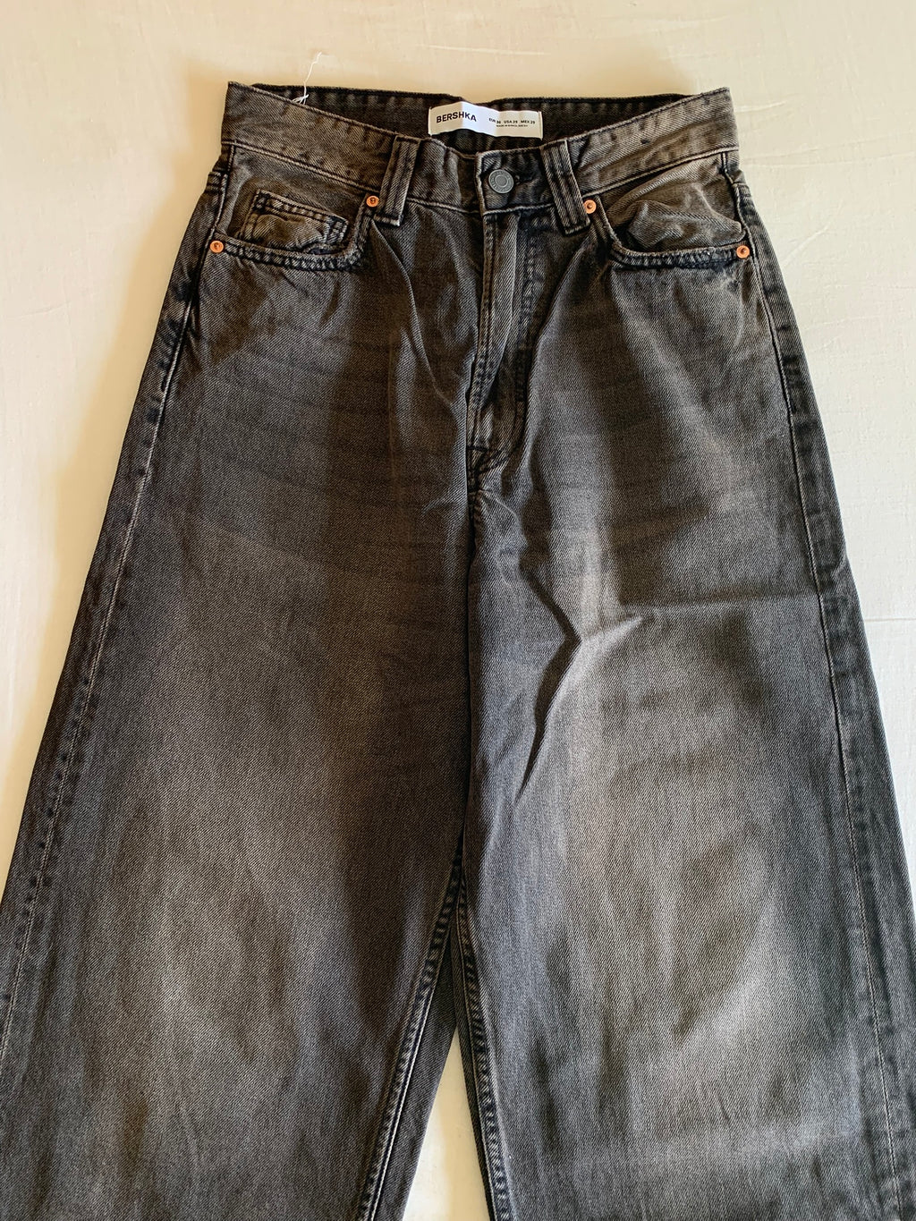 Vaquero Bershka Baggy Gris y Negro