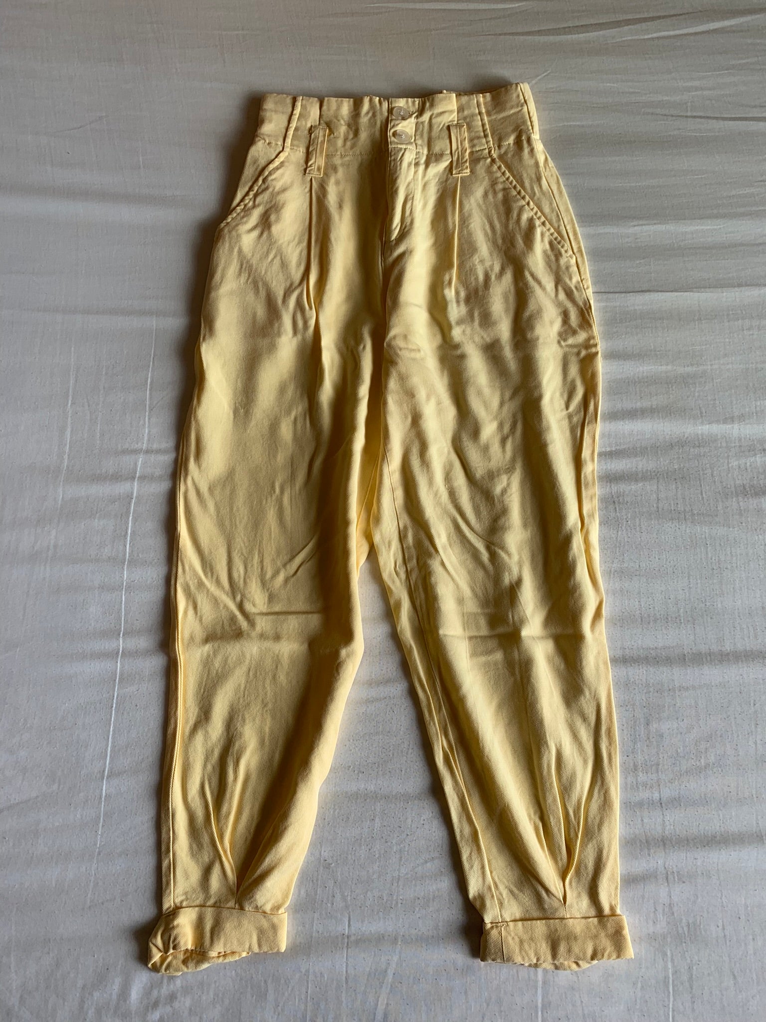 Pantalón Slouchy Bershka Amarillo Pastel
