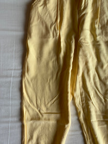 Pantalón Slouchy Bershka Amarillo Pastel