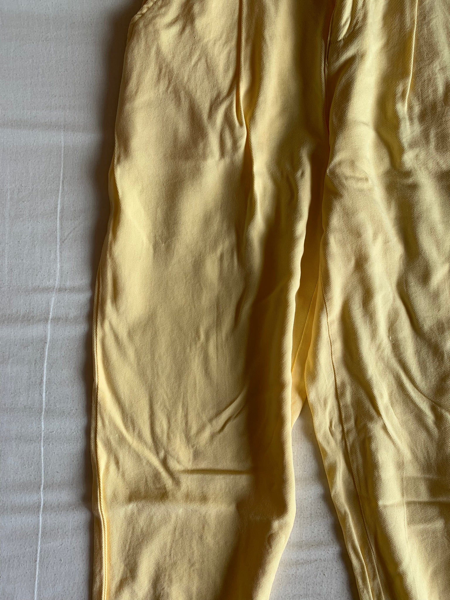 Pantalón Slouchy Bershka Amarillo Pastel