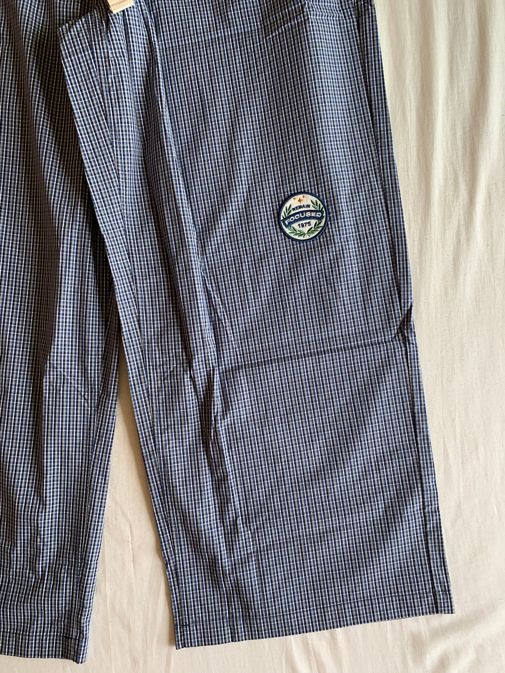 Pantalón Zara Relaxed Microcuadros con Parches