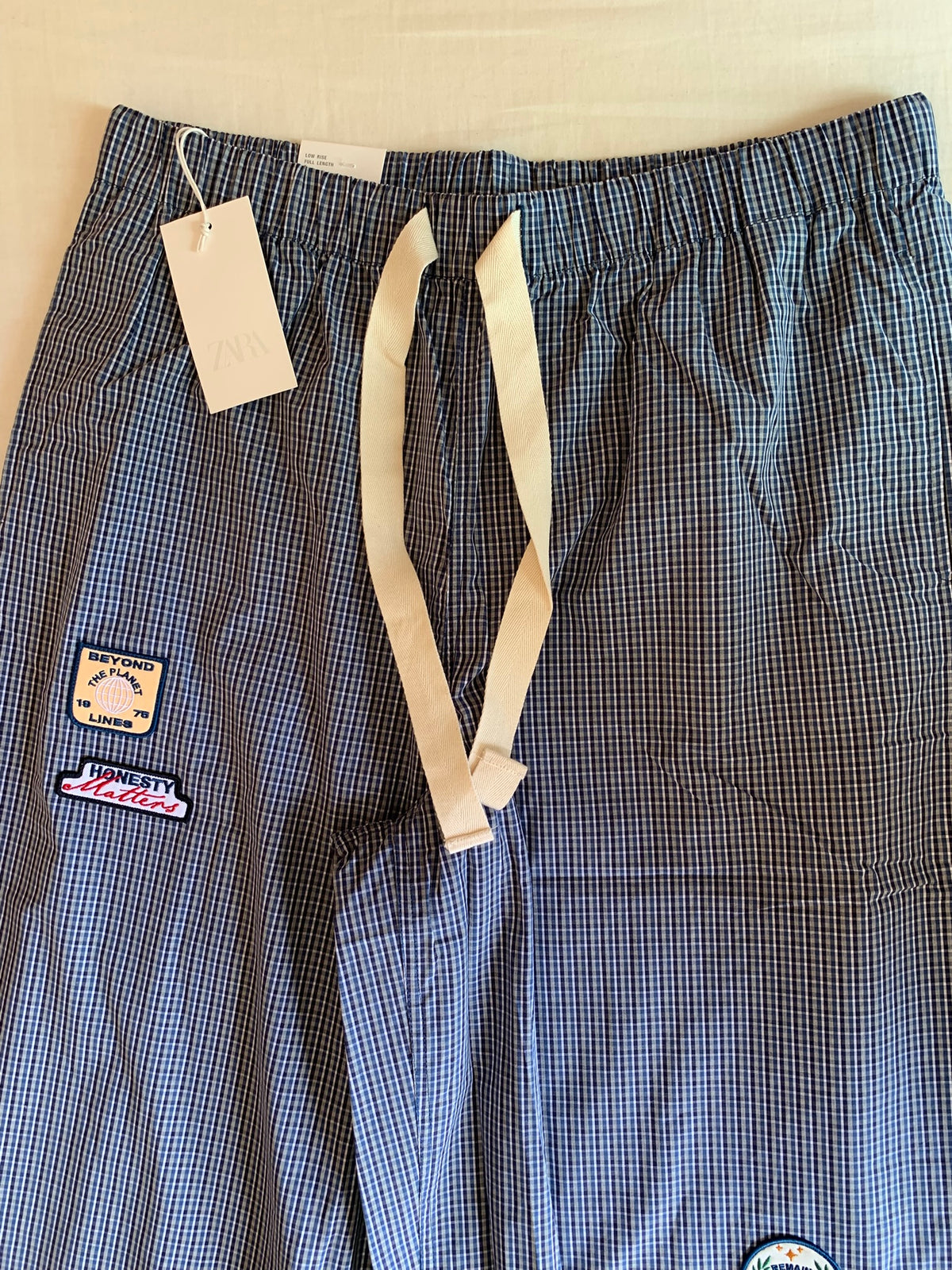Pantalón Zara Relaxed Microcuadros con Parches