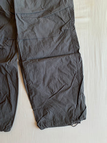 Pantalón Parachute Bershka Gris Oscuro