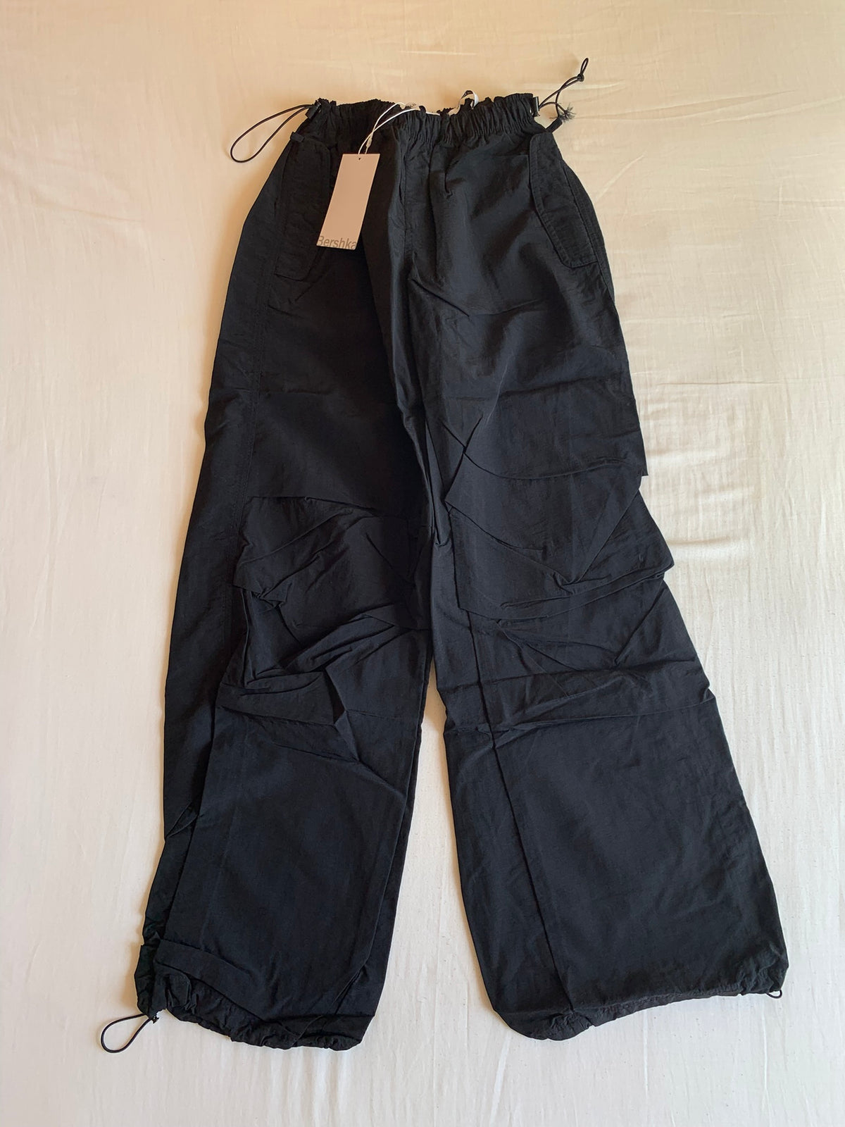 Pantalón Parachute Bershka Negro