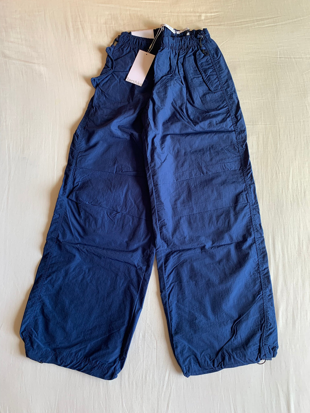 Pantalón Parachute Bershka Azul Marino