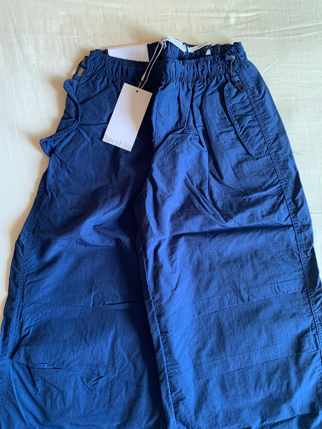 Pantalón Parachute Bershka Azul Marino