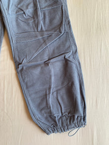 Pantalón Parachute Bershka Gris Azulado