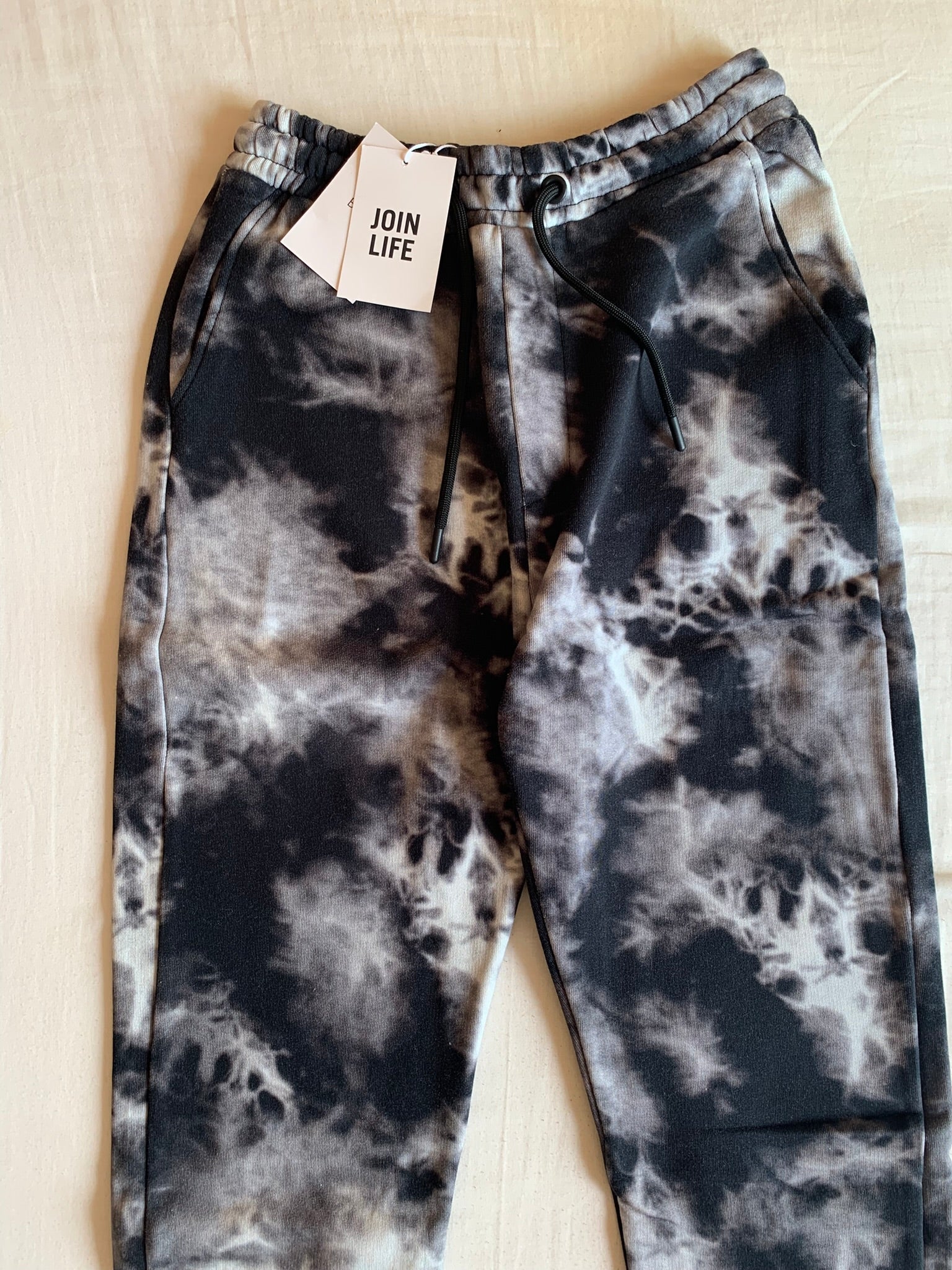 Pantalón Jogger Bershka Tie Dye Negro y Blanco