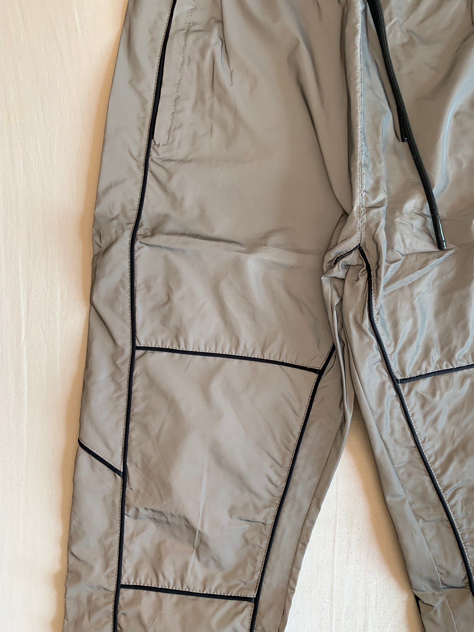 Pantalón Jogger Bershka Reflectante Gris