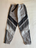 Pantalón Adidas Originals 3ST Gris