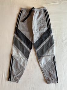 Pantalón Adidas Originals 3ST Gris
