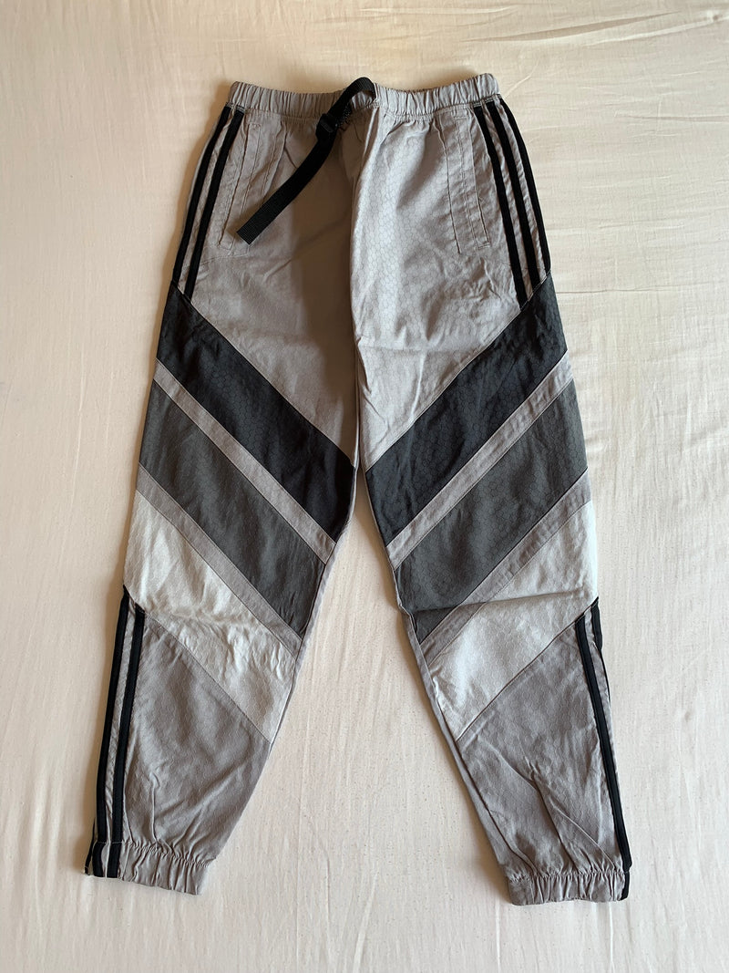 Pantalón Originals 3ST "Gris"