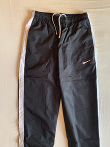 Pantalón Nike Retro Nylon Banda Blanca