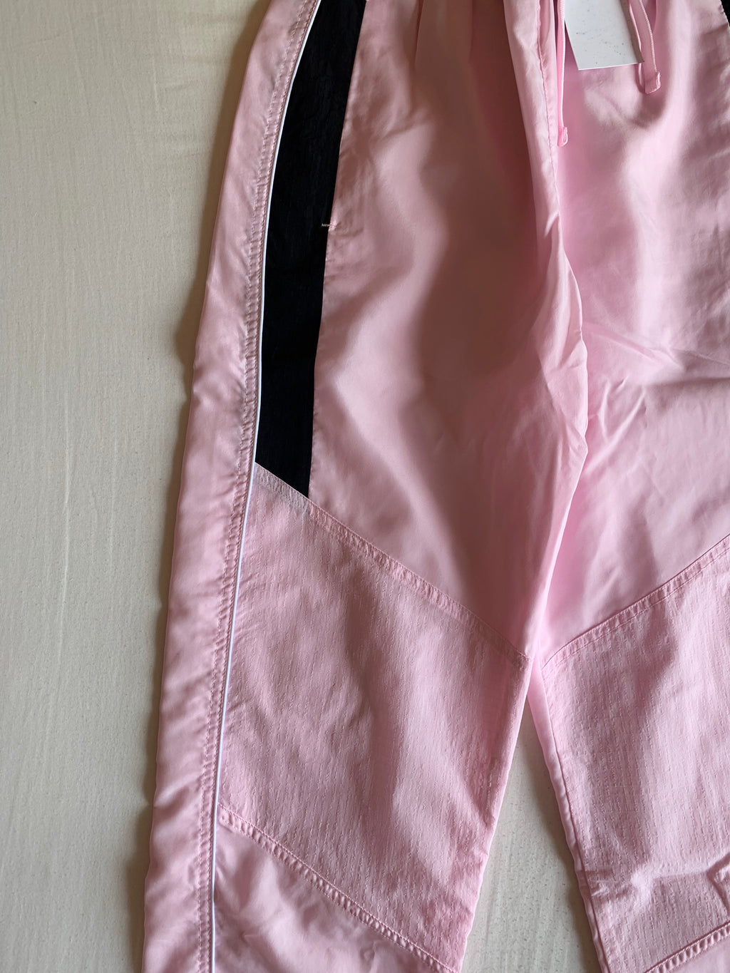 Pantalón Nike Woven Rosa Retro