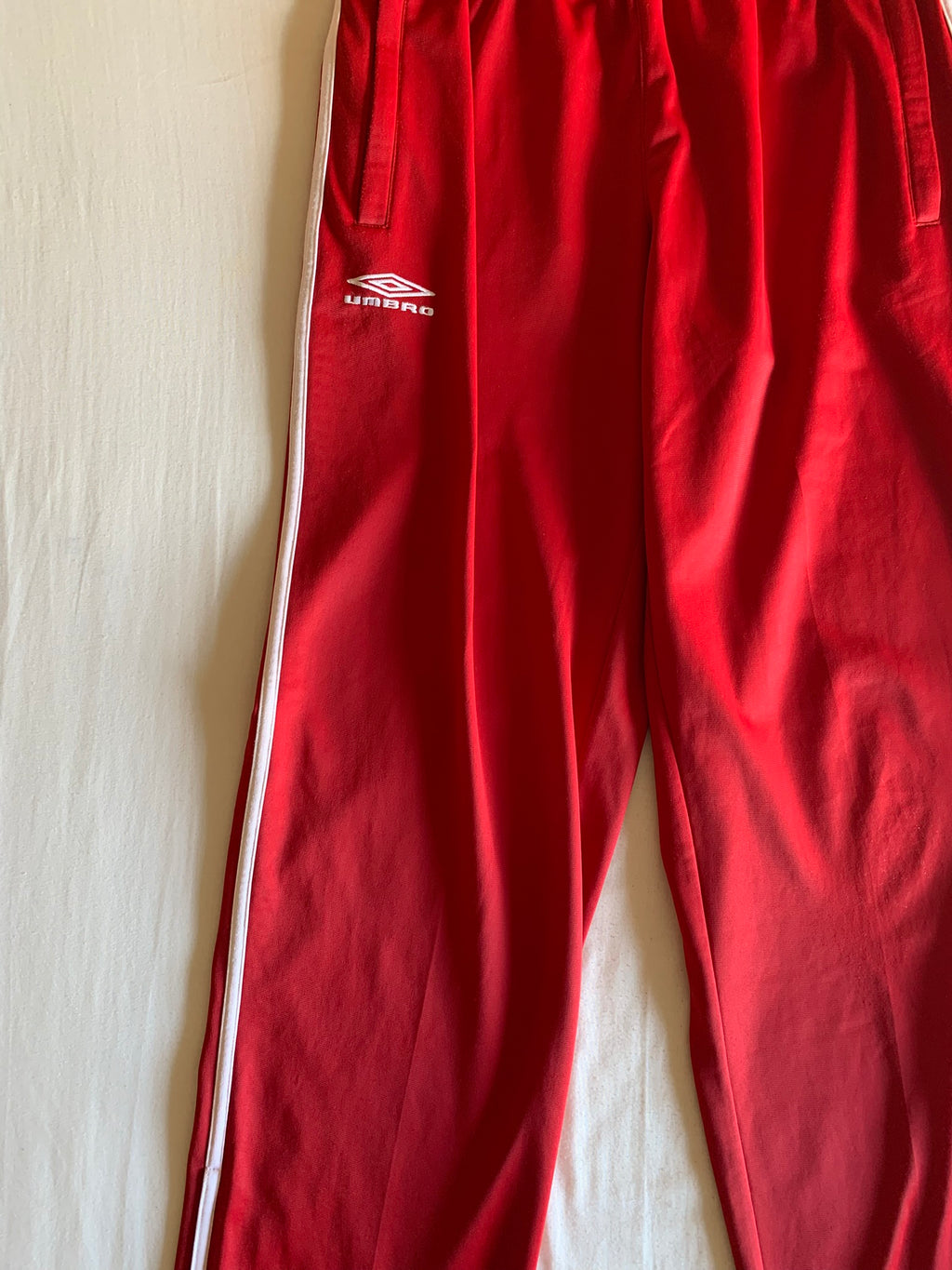 Pantalón Track Umbro Rojo Banda Blanca