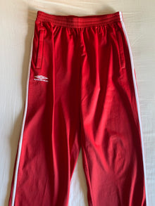 Pantalón Track Umbro Rojo Banda Blanca