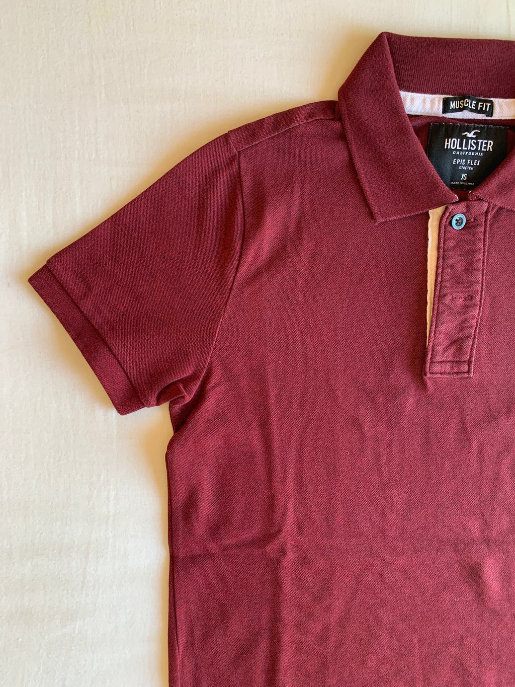 Polo Hollister Burdeos Muscle Fit