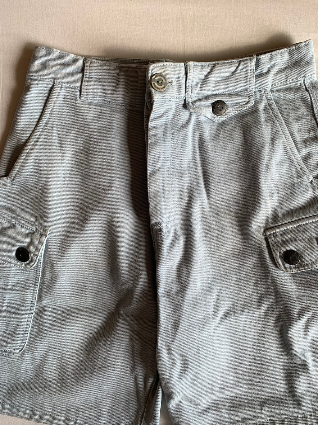 Short Cargo Nude Project Gris Claro