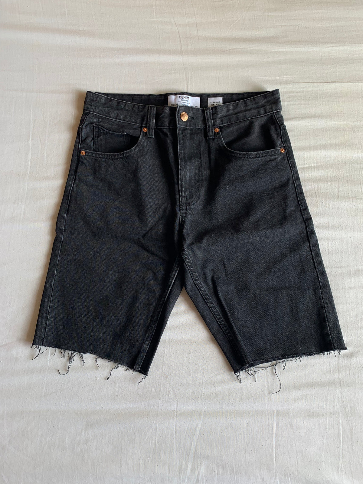 Short Denim Bershka Negro Deshilachado