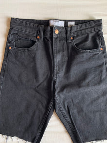 Short Denim Bershka Negro Deshilachado